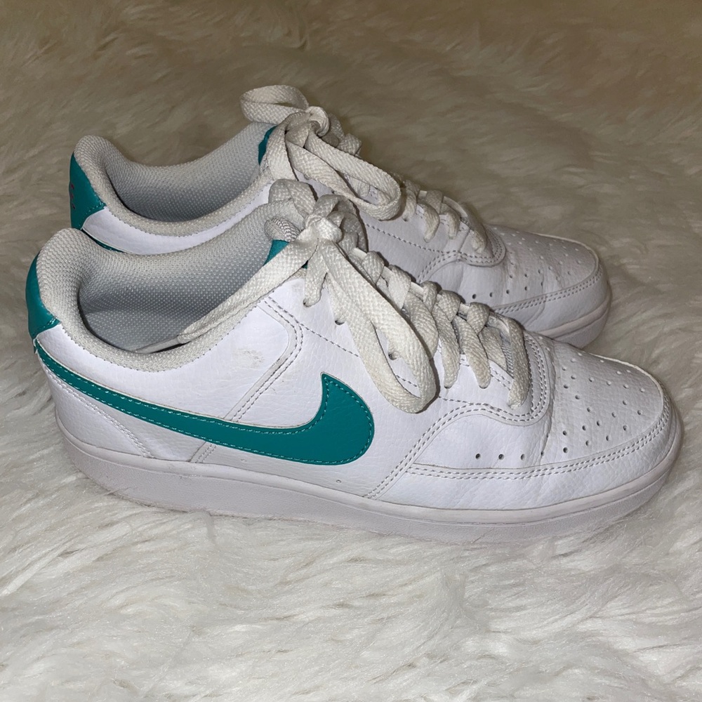 Nike Women's Court Vision Low Shoes size 7.5 color white/teal